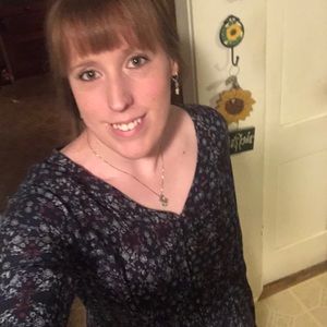 Meet your Posher, Holly